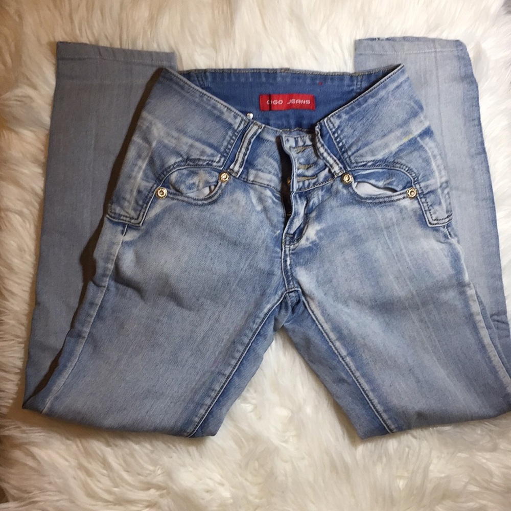 Light wash jeans